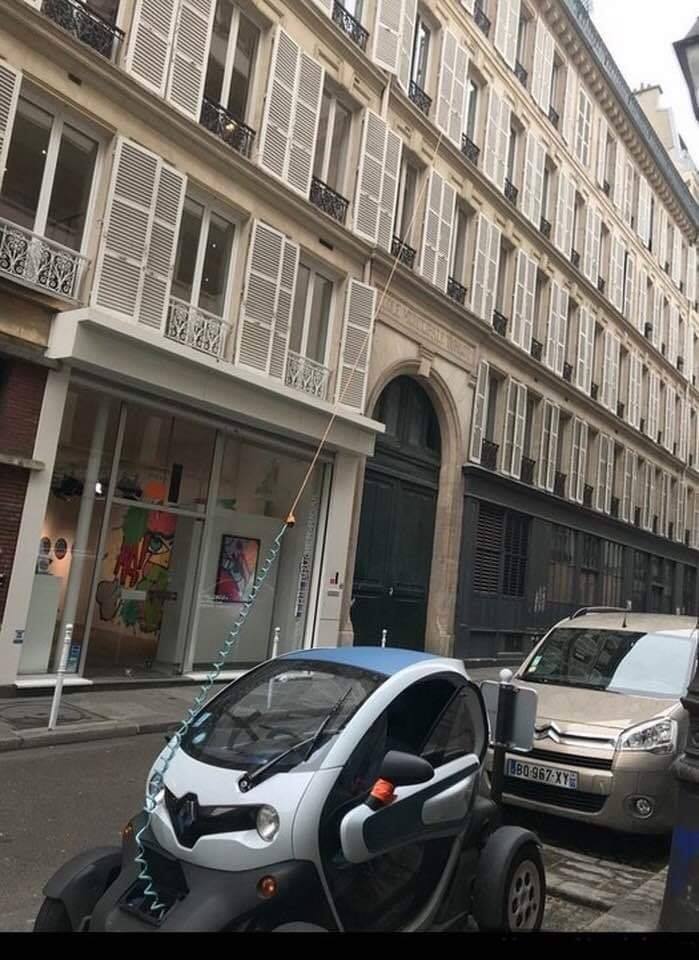 Compliqué la voiture électrique dans une grande ville ?!