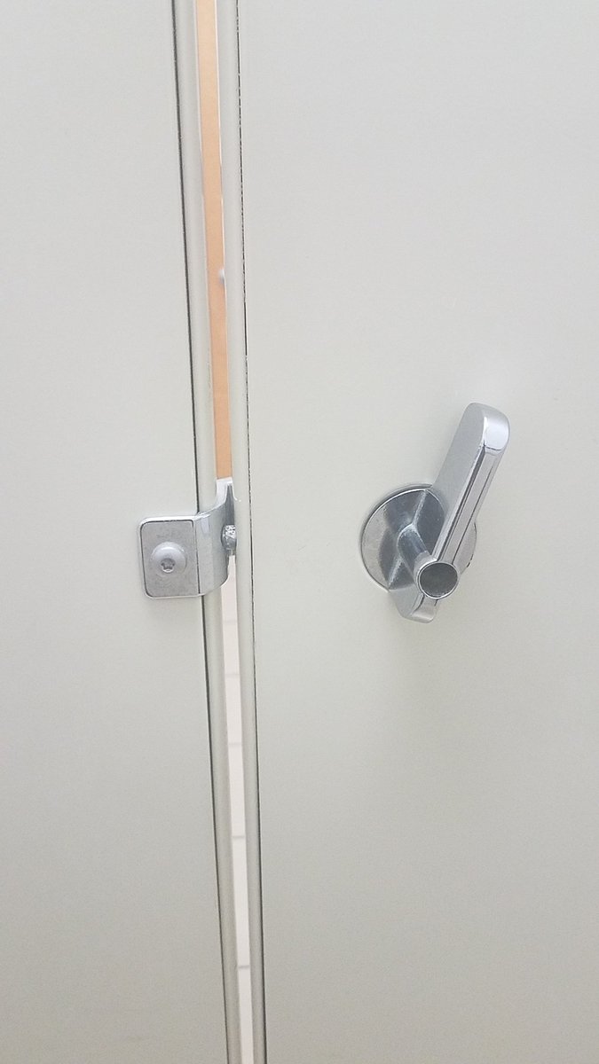 Justinfication's tweet photo. This much space between bathroom stall pabels is a human rights violation. #CallingHR https://t.co/uMGfWngupB
