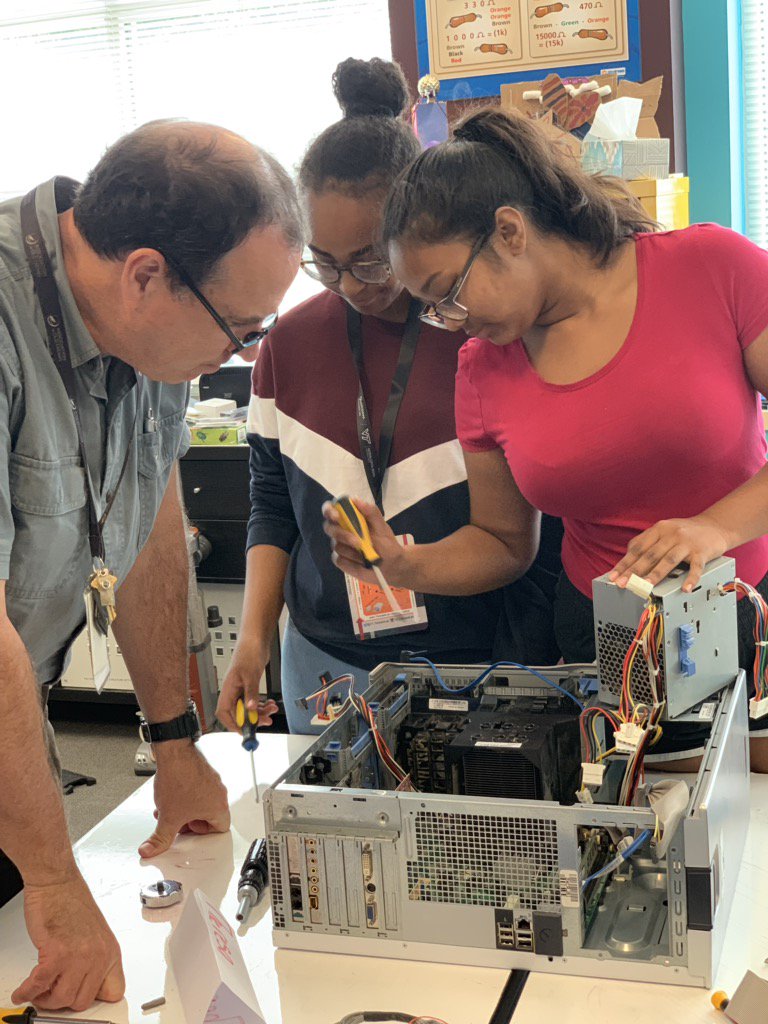 HBTVPE's tweet photo. BRIGHT-CS Summer Camp reverse engineering computer @VT_ThinkabitLab @BRIGHTCSnetwork @jegenrieder @QualcommforGood https://t.co/1OBwSRBiYC