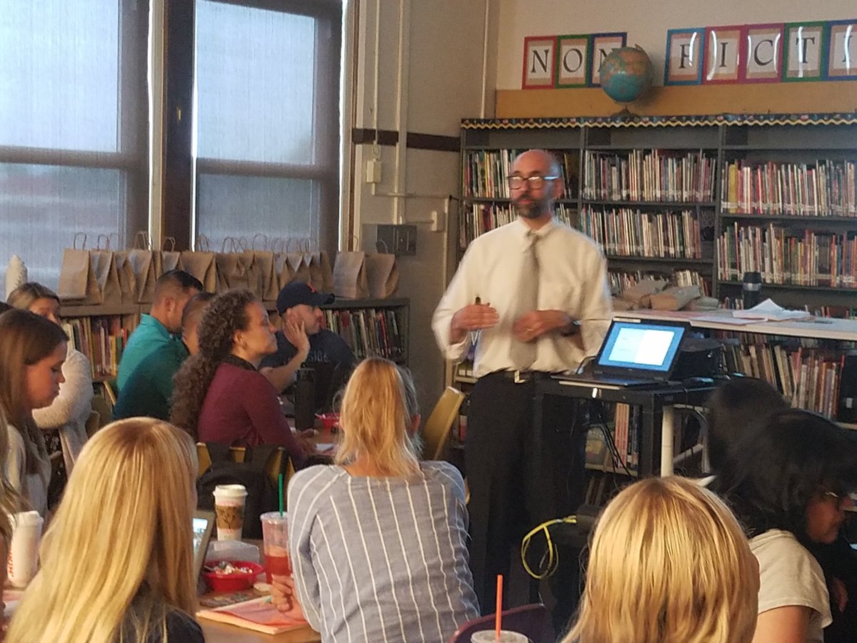 JerryTravlos's tweet photo. Mark Janka, Resident Principal leading the work around grading practices that align with having a growth mindset for helping children be successful. https://t.co/Vqc4hhgCkK