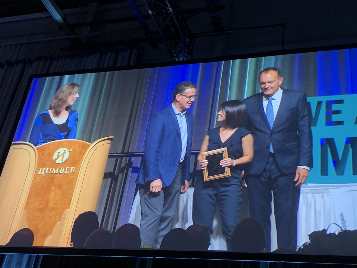 KristanLingard's tweet photo. Congratulations @KristinaLisk on your Excellence in Teaching Award! Very well deserved! #BreakfastatHumber @humberFHSW https://t.co/9Su3PVtDo5