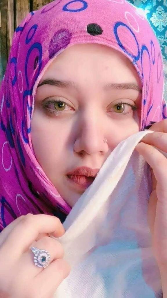 read_991's tweet photo. اموت بشوك حبك وانته بكلبي 
نفس يصعد بروحي وانته بكلبي 
وصل شريان كلبي وانته بكلبي 
انت والنفس تصعد سويه https://t.co/pGB2ujcKje