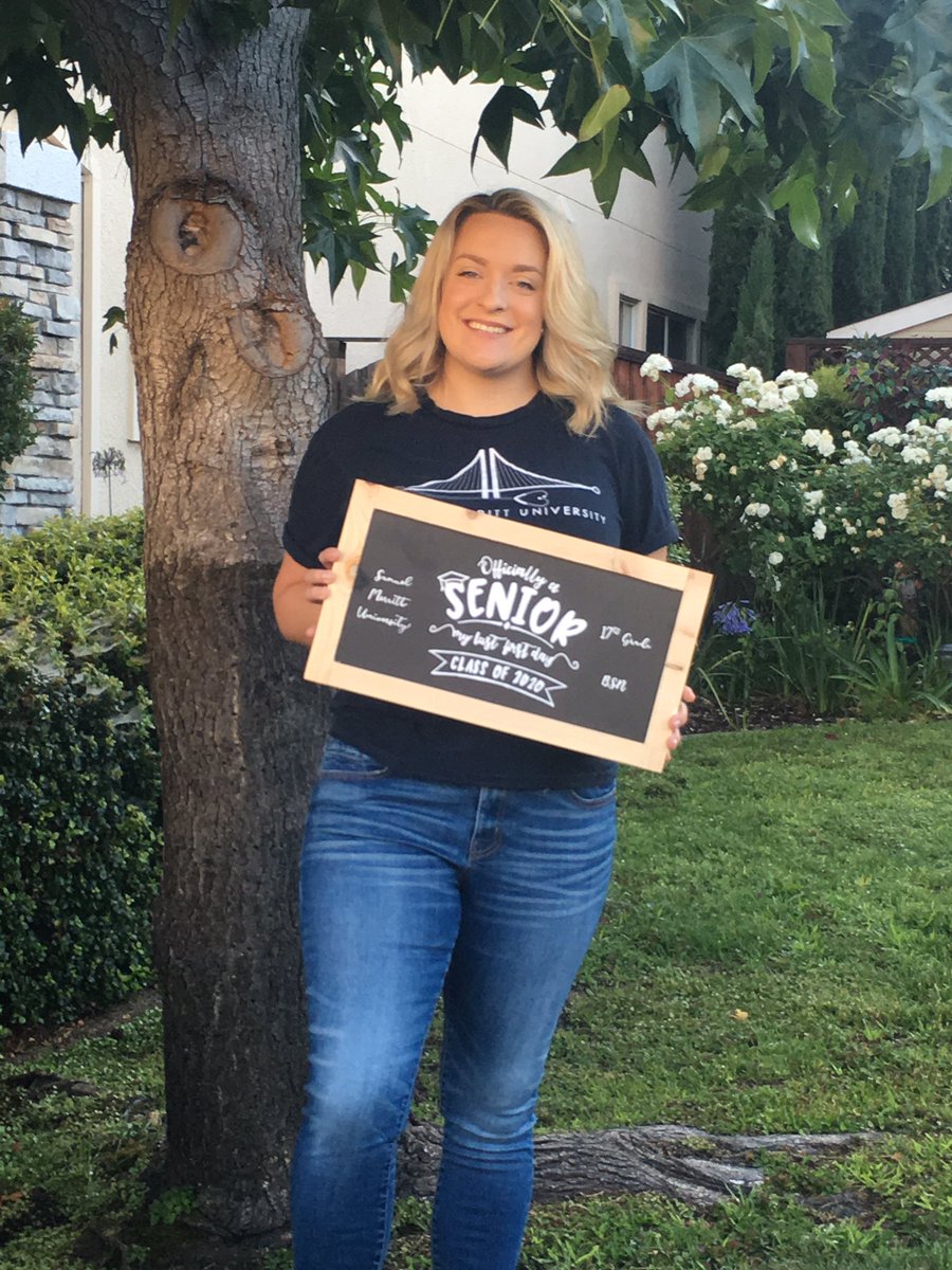 clairebearr__'s tweet photo. Last first day of school!! #270daystillgraduation #officallyasenior https://t.co/LPiS3XltVP