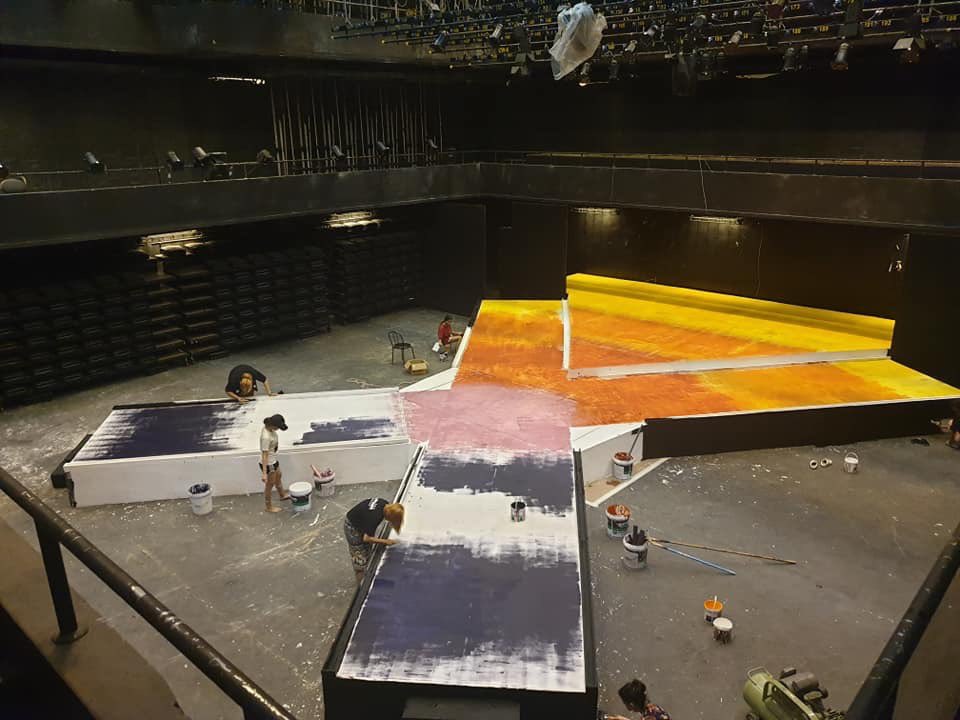 Butheatrecompa1's tweet photo. พี่ๆกำลังเนรมิตโรงละครของพวกเราเพื่องานOpenhouseกันอยู่นะครับ แล้วเจอกันวันแรกวันที่ 29สิงหาคมนี้นะครับ 
Cr. ครูพี่บอย 
#วาร์ปPAbest
#พี่ๆPAดุนะน้องไหวหรอ
#อย่าเป็นคุณที่พลาด
#BUopenhouse2019
#PAopenhouse2019 https://t.co/KH3pU3E0tr