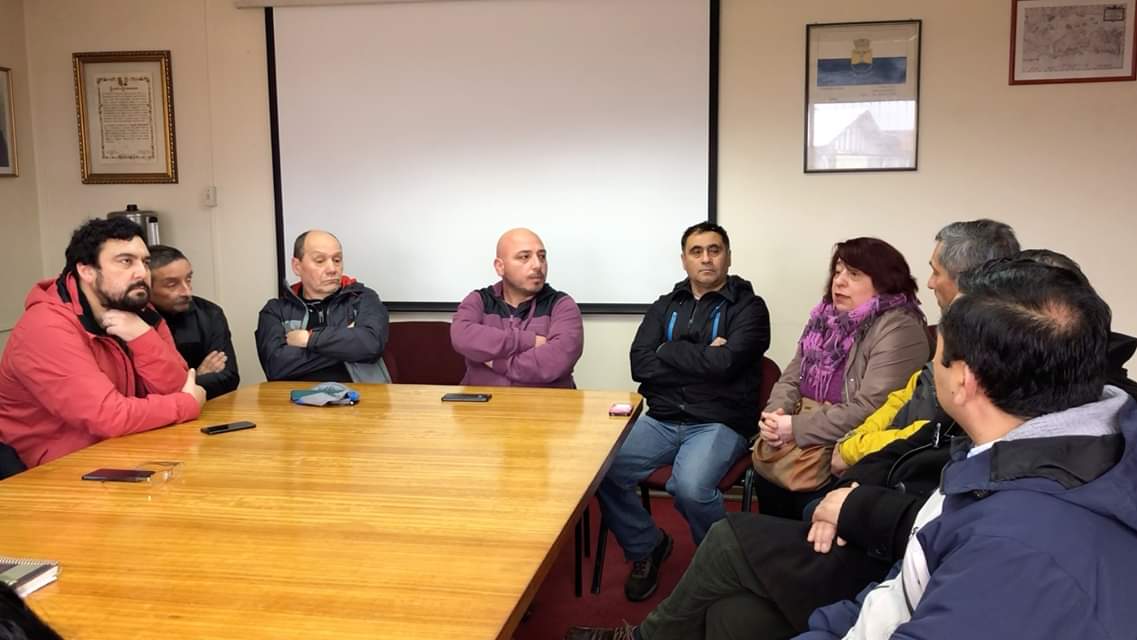 jennyalvarezv's tweet photo. Acabamos de terminar importante reunión con autoridades y dirigentes analizando situación de funcionarias del Hospital de Calbuco en huelga de hambre, despedidas injustamente.  Junto a Alcalde y concejales, Óscar Gonzalez y Francisco Calbuyahue, además de dirigentes de la salud. https://t.co/9YBe9sVMbU