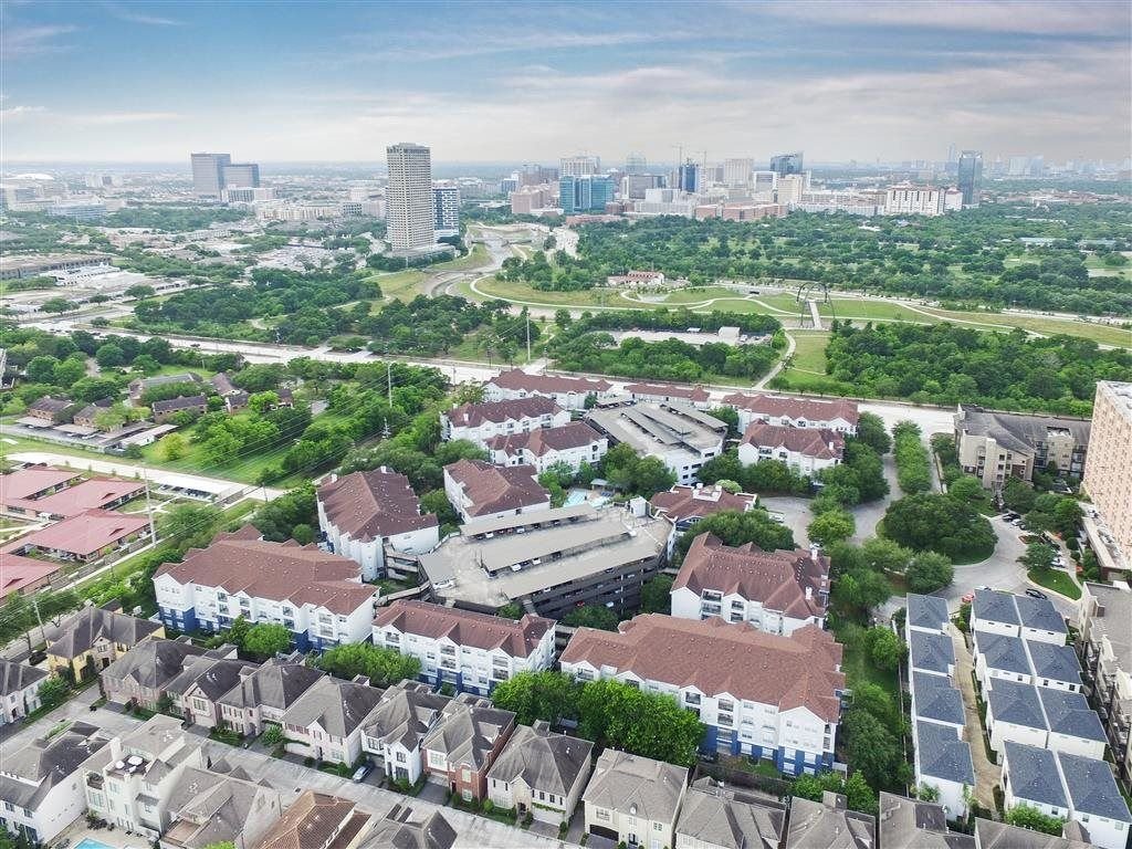 Welcome home to our Texas Medical Center apartments at Villas at Hermann Park! Centrally located near the lively heart of the city, our vibrant community has all of the modern finishes and convenient amenities you deserve in your... TX
villasathermannpark.com
.
.
.
#WatertonWay