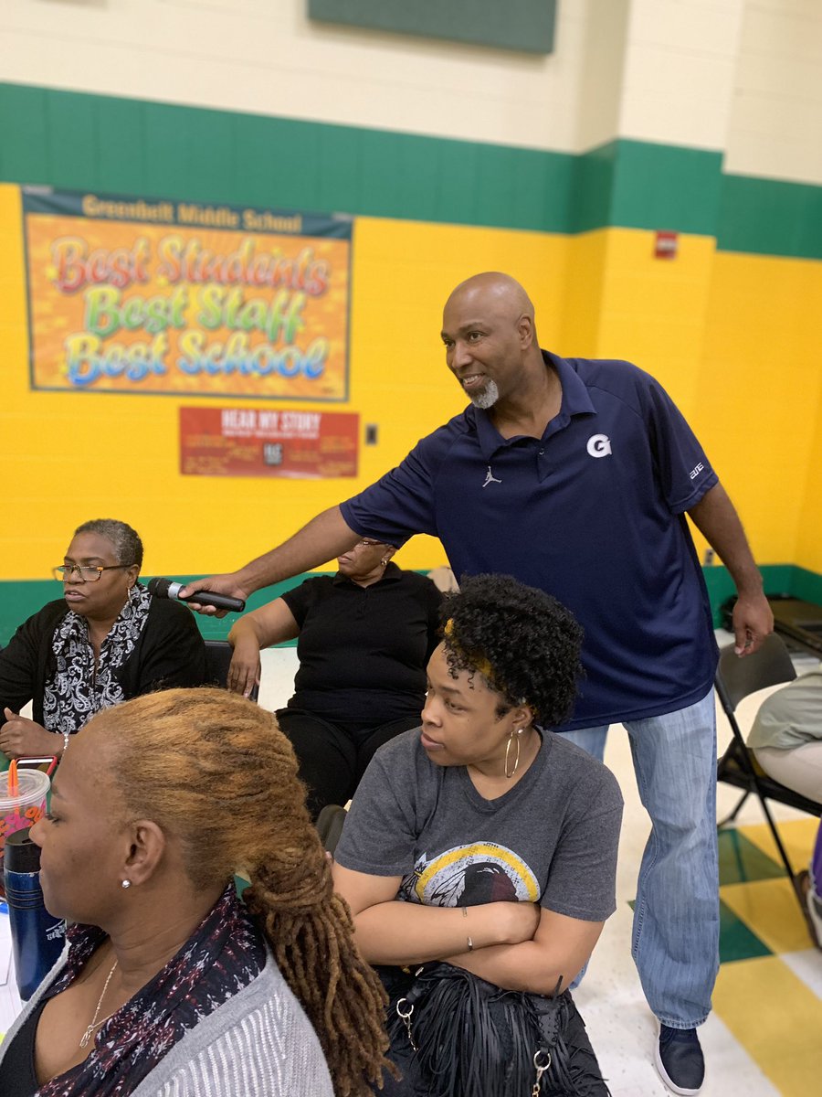 1Shelitac's tweet photo. @PeaGms delivering a world class presentation on Customer Service. @GreenbeltMS we are #BEARingGreatness through customer service while #livingour2020vision where #ChildrenMatter @pgcps https://t.co/TFz0sOli49