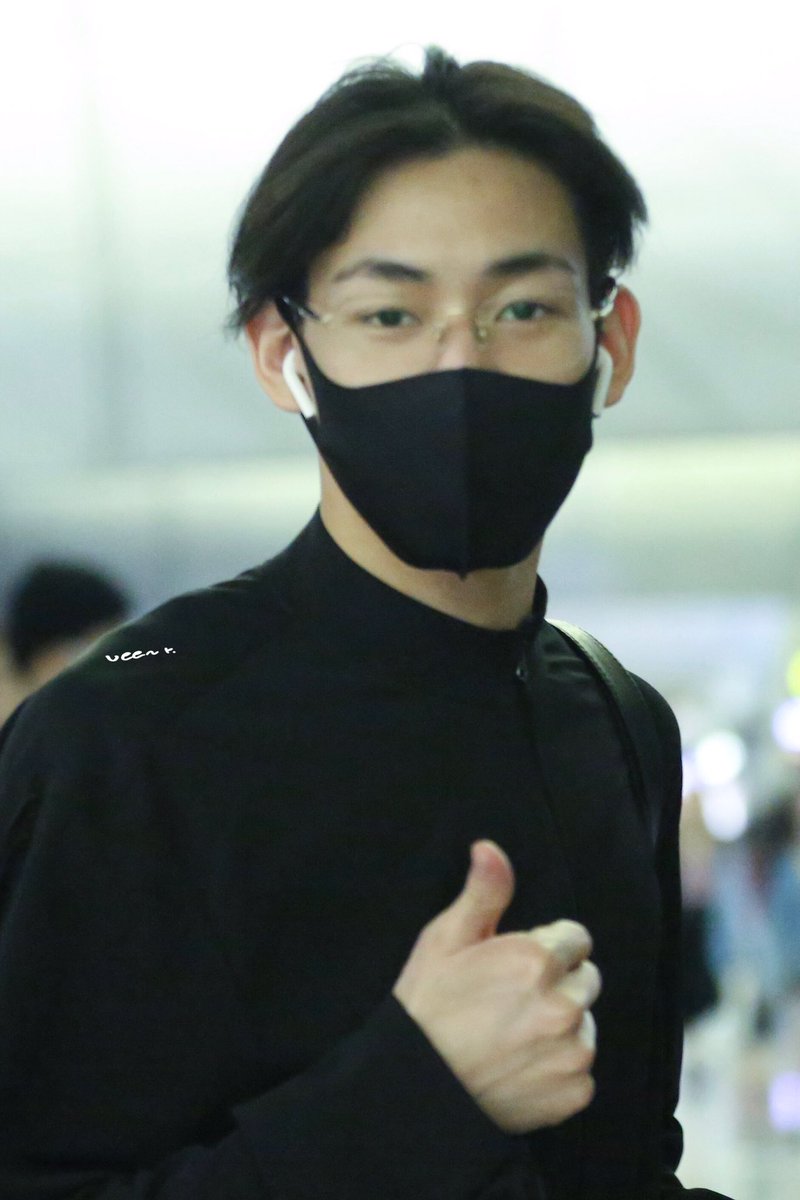 190826 bambam at HKG✈️ICN 

#뱀뱀 #BamBam 
#GOT7 
#GOT7inMelbourne
#GOT7inAustralia