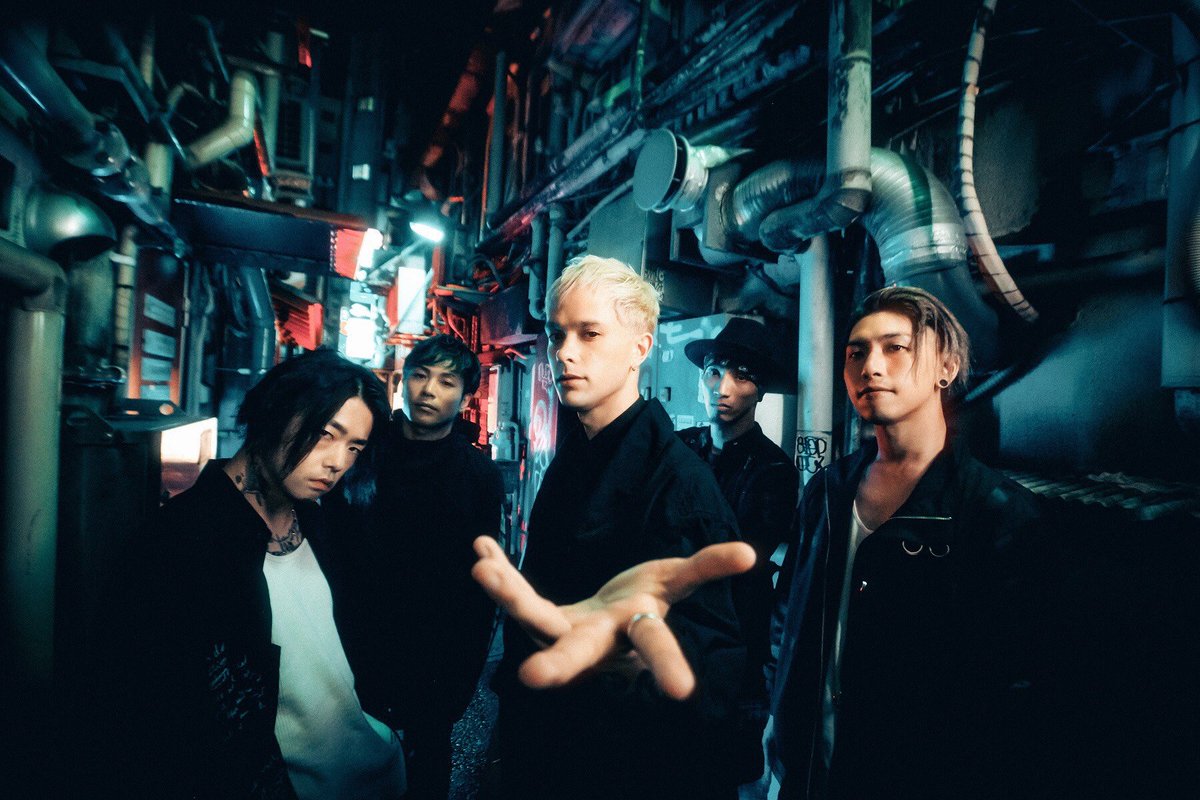 FireForce_PR's tweet photo. 【第2クールOP主題歌解禁！】
coldrainの新曲「MAYDAY feat. Ryo from CRYSTAL LAKE」が第2クールのオープニング主題歌に決定しました！
こちらの楽曲は第15話の放送から流れます！お楽しみに！
https://t.co/wCnwxApVfr
#炎炎ノ消防隊 #coldrain https://t.co/lRQu3t0Qxd