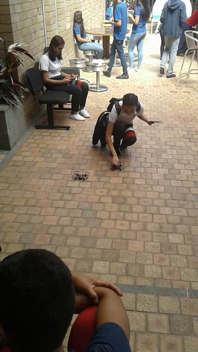 sftinitiative's tweet photo. Drones at the STEAM conference in Medellin part of the III international forum STEM+H @AlcaldiadeMed @TRIOUBMS_NEIU @sftinitiative @soyalejangu @Aaron_Cortes https://t.co/Sc2DwVVWnX
