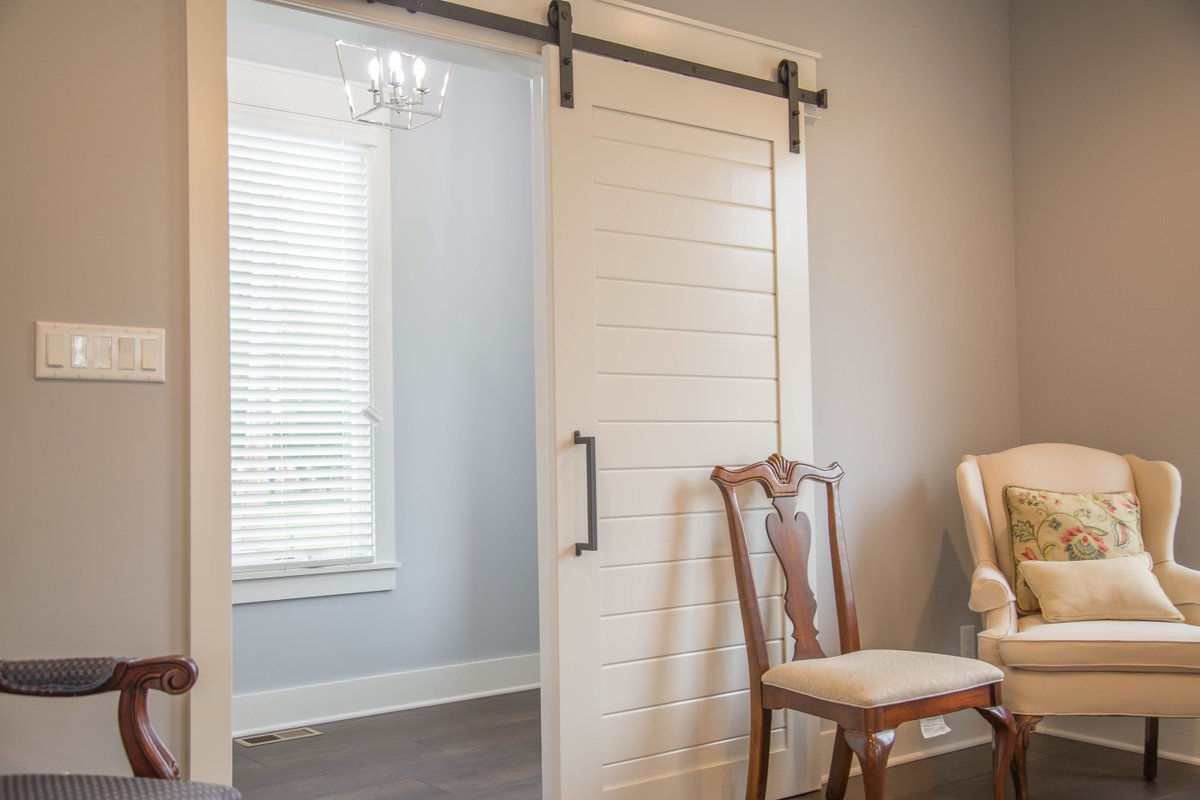 DukeHomes's tweet photo. Love this intimate front entrance! #newhome #indybuilder #dukehomes https://t.co/IdlhRX2Kop