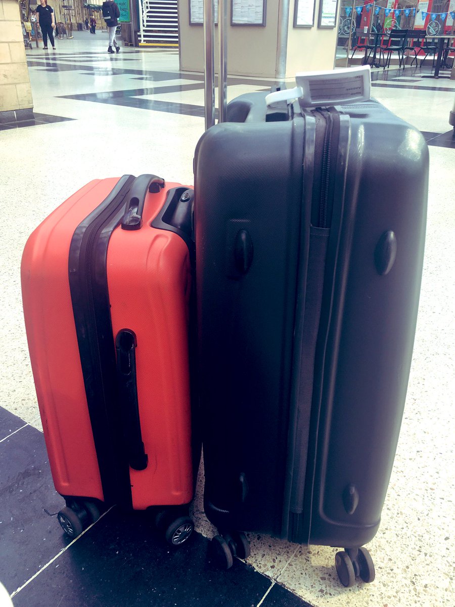 Fifi_lapomme's tweet photo. 40kg βοΈβπΌ #relocationrelocation https://t.co/JvkQcUETO7