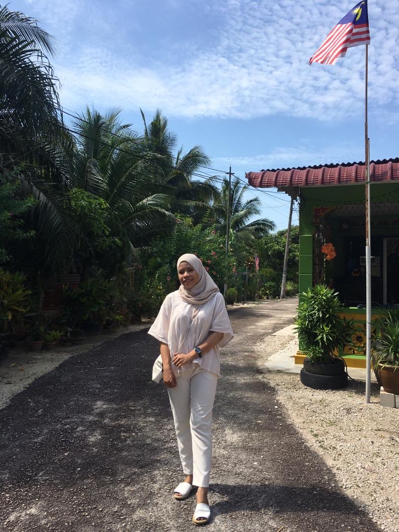 falliaaa's tweet photo. @yesterdhir so who wanna be my selam partner? #bundlechallenge https://t.co/uZix1rY2b0