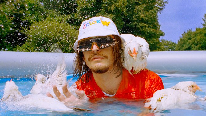 Le nouvel album de <a href="/Mamene_Lorenzo/">Lolo</a> est sorti vendredi. Il s'appelle "Sex in the City" mais il aurait aussi pu s'appeler "Poule party". 😂  lnk.to/SexInTheCityIn
@Initial_a_s <a href="/alicemoitie/">Alice Moitié</a> #lorenzo