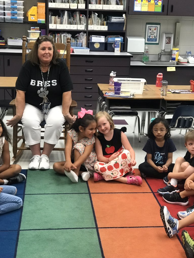 DeniseHuebner2's tweet photo. Bristow Run ES is off to a great start! https://t.co/fyZPcnvmUo