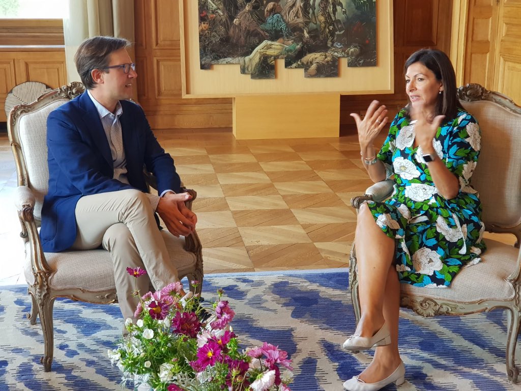 Une belle rencontre avec le maire de Paris <a href="/Anne_Hidalgo/">Anne Hidalgo</a>. Aujourd'hui plus que jamais, nos deux villes partagent le défi de l'environnement et de l'Europe. Bravo Anne pour votre courage et votre travail! À bientôt à Florence.