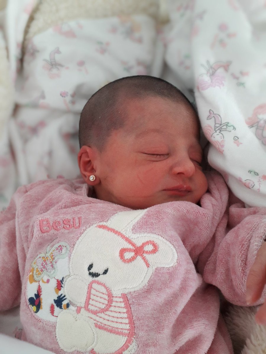 BerniCarp's tweet photo. no puede ser más hermosa Mia💞 https://t.co/SxfA4s0guz