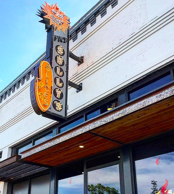 Blue skies and big pies. 😎 #sliceslicebaby #anotheronebitesthecrust 
📷: michaelboehmco