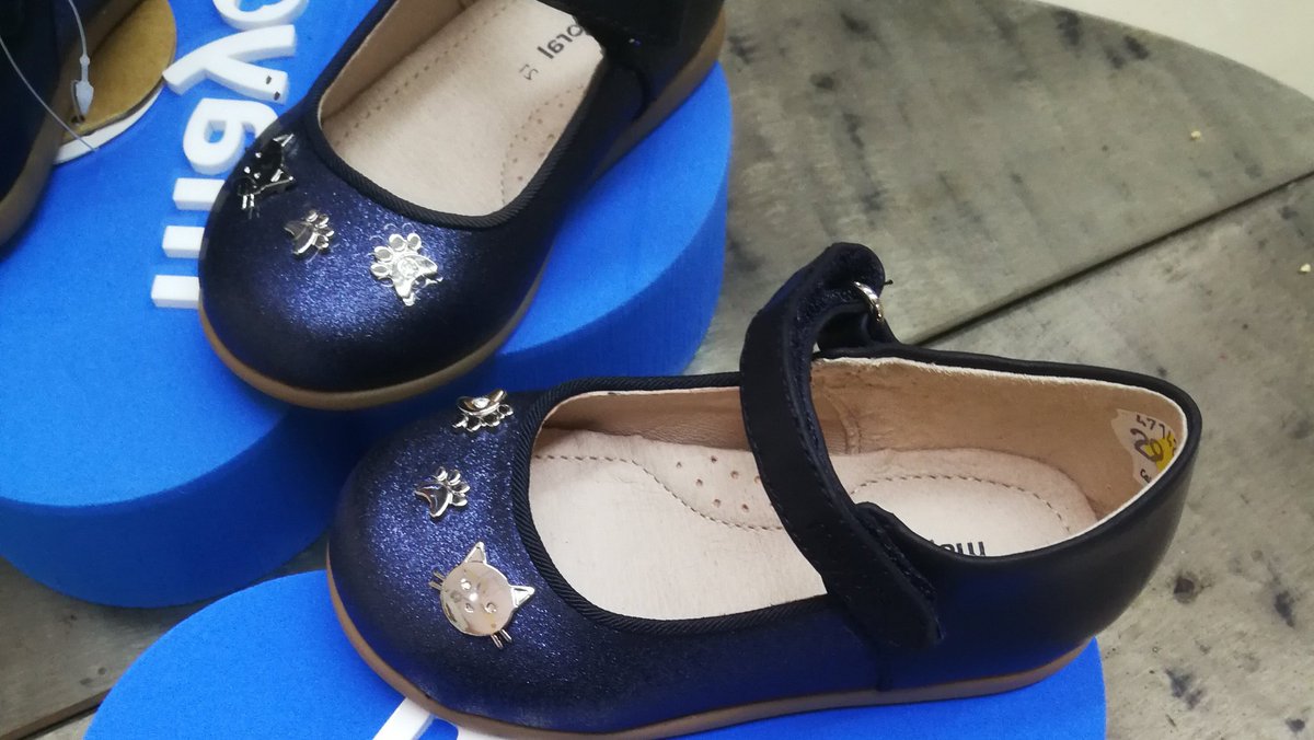 calzados_reina's tweet photo. #nuevacoleccion y #nuevasilusiones. #Miprimerzapato con la garantía de #mayoral
#myfirststeps #piesfelices #jaen #manchareal #pequeñocomercio #compraentubarrio #compraentupueblo https://t.co/y2LvGwI2DH