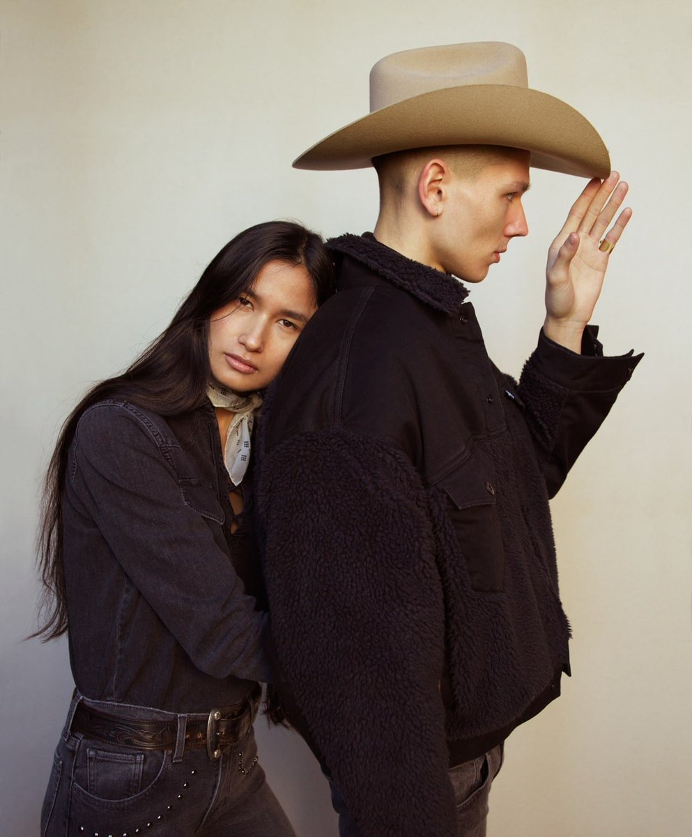 GLAMOUR_sa's tweet photo. The @LevistraussSA Made & Crafted® Collection is here.
Artful Construction. Elevated Details. Levi's® by Design. Available in Levi's® Canal Walk, Cavendish, Menlyn, Waterfront & Sandton stores. #MadeandCrafted >>> https://t.co/Db3aXWXTun https://t.co/u2dZnv24a5