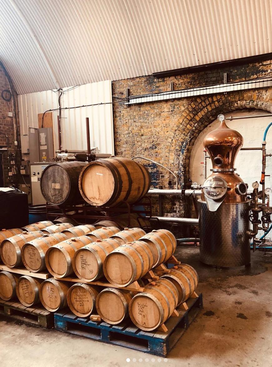 BBBrandsUK's tweet photo. Behind the scenes at the @LndnDistillery
Home of: @keworganicgin and @DoddsGin
❤️
Thanks for the pic: @clubvervo (Instagram)
#doddsgin #keworganicgin #kewgardens #kewgin https://t.co/sY4u0ZLEM1