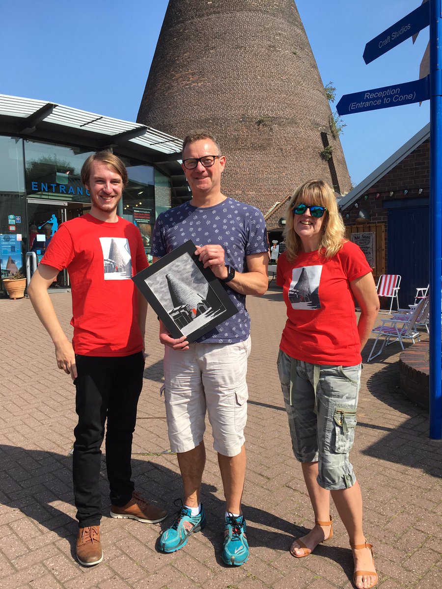 I am really happy to have designed the #IFoG2019 t-shirts for the @RedhouseCone My art design will be on their merchandising available in the shop very soon!!! 
My studio is in the courtyard - Come and say hi! #redhouseglasscone #stourbridge @IFoG2019 @DiscoverDudley @dudleymbc