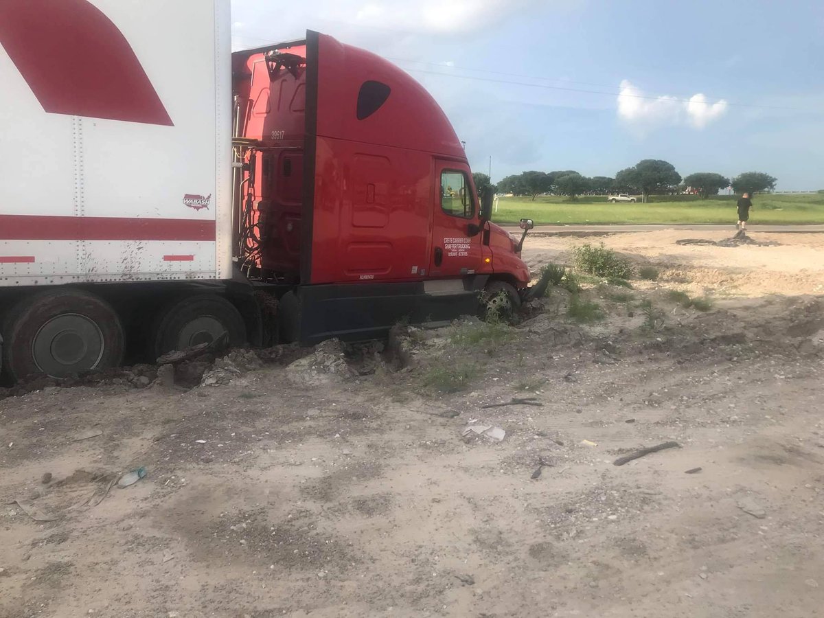 DriveForHVH's tweet photo. And that's when he knew he had messed up.
 #HVH #HVHTransportation #trucking #meme #truckingmeme #whoops #thatswhenheknew #hemessedup https://t.co/4tWVWApcRH