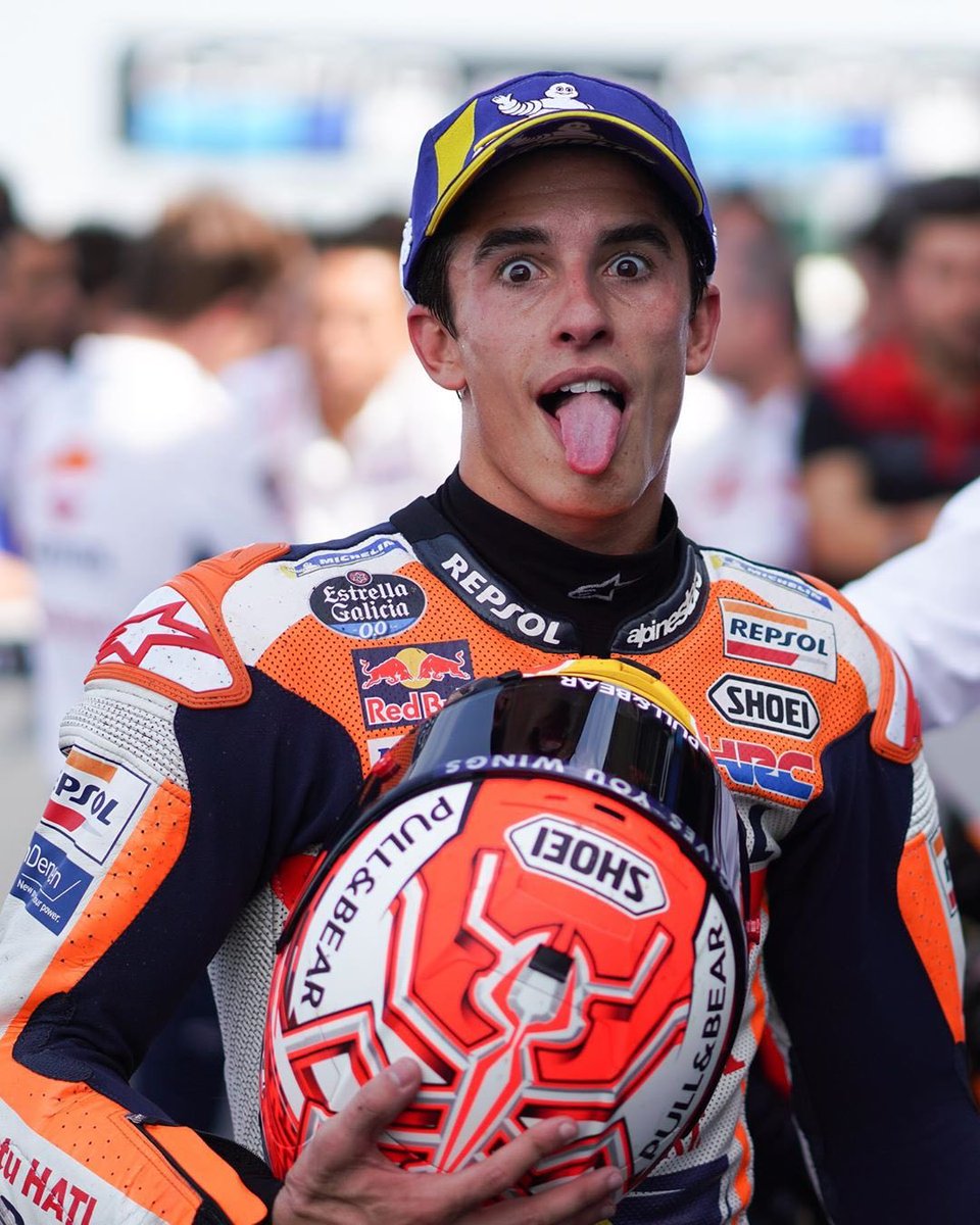 hakubamotor's tweet photo. Escoge tu la foto de la carrera, porque nosotros no podemos decidirnos. ๐
#SILVERSTONE2019
@HRC_MotoGP
@HondaMotosES https://t.co/eynJhVT7sA