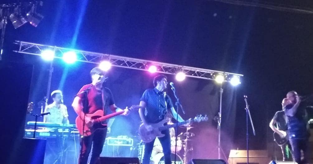 thetracksbanda's tweet photo. La Fiesta del Barrio de Aledo nunca decepciona y, empezando a las 3 de la mañana, aquello fue una fiesta de #TracksNRoll.
MIL GRACIAS a los que estuvistéis hasta las mil con nosotros y con el #PowerPopCovers y el #IndieRock.
1/3 de nuestro #TracksTour y allí estábais.😍🤗🤗😍 https://t.co/9JGUA4lcJX