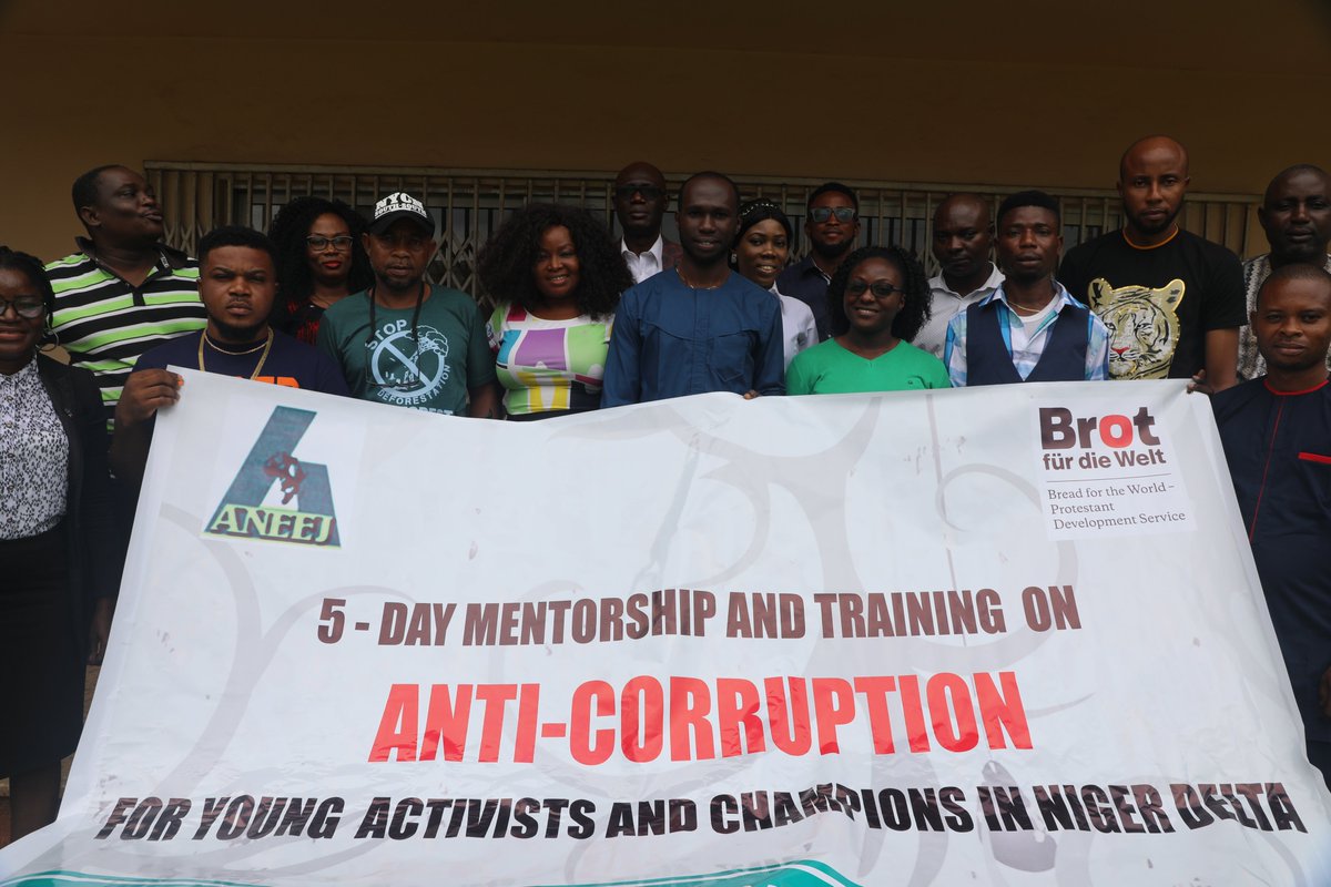 aneejnigeria's tweet photo. #OpenND #CorruptionMustNotPay Group photograph of participants at the Training and Mentorship on Anti-corruption for Young Activists and Champions. @Ugolor @LAtakpu https://t.co/ZxUnXueMhI