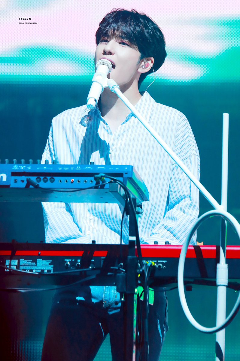 190824
너와 같은 하늘아래에 숨쉬는 매 순간이
#원필 #데이식스 #Day6 #Wonpil