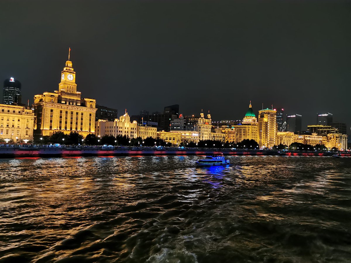 emblhsg's tweet photo. After the #EMBL lectures on #ChineseCorporateLaw and #FDILaw, given by Michelle Gon, the Candidates got invited to dinner and river boat cruise on river Huangpu. https://t.co/Qzbvuw9ckx