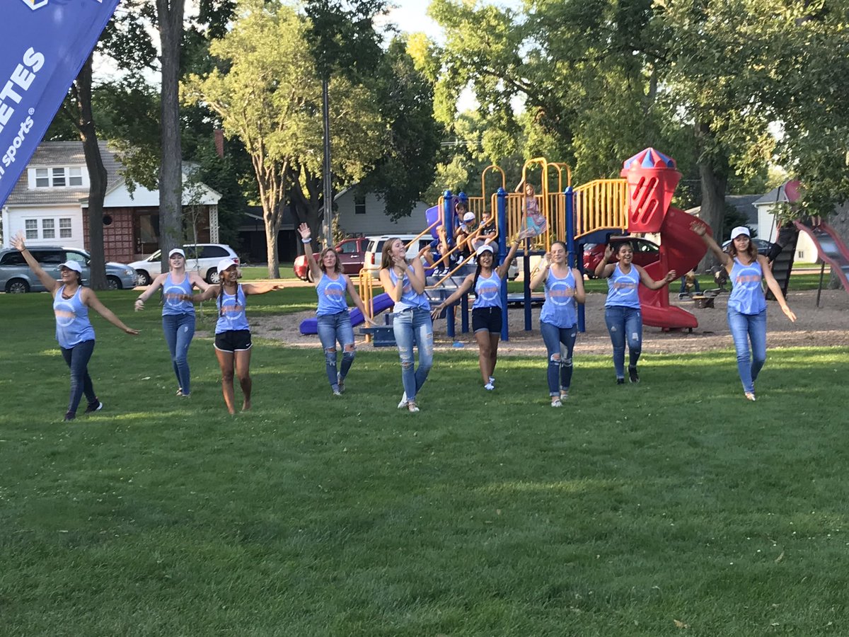 FcaGering's tweet photo. We had an excellent time last night hosting our picnic in the park! Excellent crowd came out to support FCA, and hear about what God is doing in this community of young athletes! #InAllThingsChrist https://t.co/h1uQwFHadG
