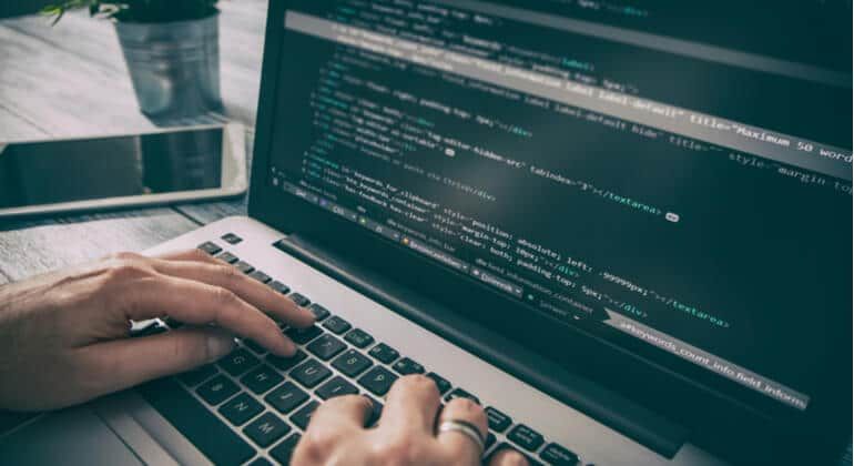 femme_it's tweet photo. #FemmeITCarreira
Plataformas online ajudam a melhorar currículo daqueles que querem se manter atualizados nas tendências de tecnologia.
#FemmeIT #Carreira #Tecnologia #GirlPower #ManasemTI
https://t.co/nsSn96DBHy https://t.co/SEoGVNYhf5