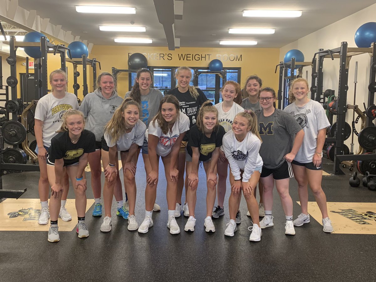LiftingPhs's tweet photo. Girls putting in some work this morning! #hardworkpaysoff https://t.co/4hkgeDJPxV