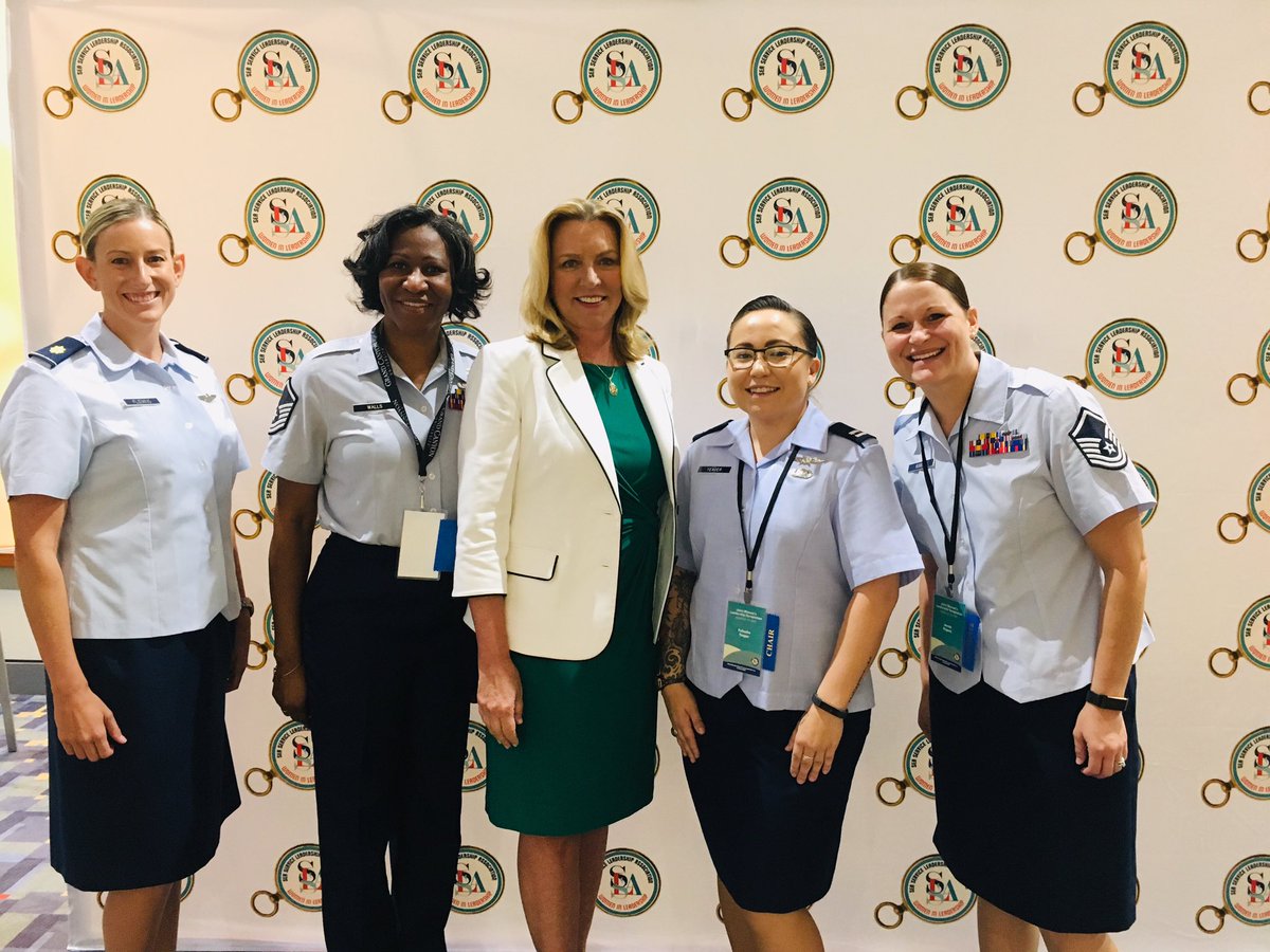 HONDeborahJames's tweet photo. Spent time with 1000 fabulous women (and 20 great men) at the Joint Women’s Leadership Symposium at the DC convention center. Women from all uniformed services plus allied countries were there and they rocked it. Two book talks, sharing strategies, insightful questions #jwls2019 https://t.co/OvbDTKIpRT