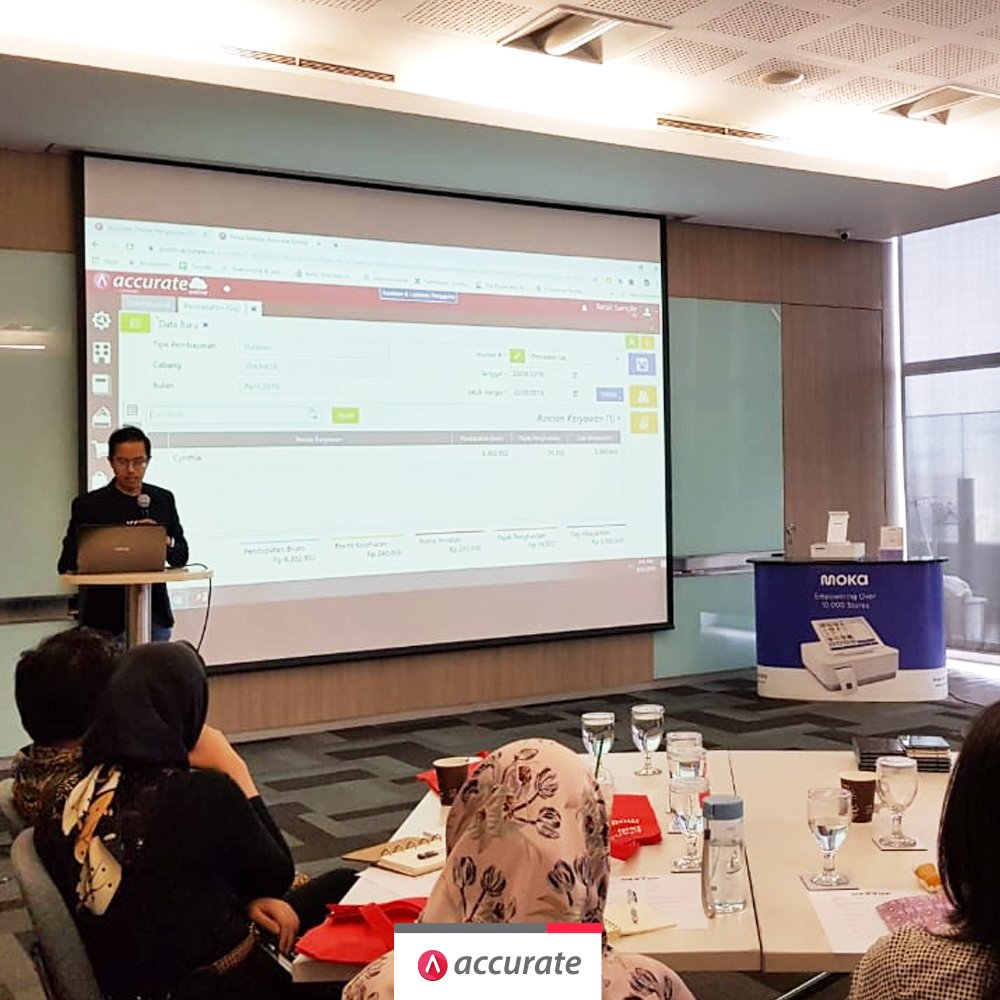 accurateid's tweet photo. Terima kasih telah hadir dalam event Accurate x Moka dengan tema "Kenali Fitur Moka Mempermudah Bisnis Anda".
Peserta tampak serius mengikuti event. Rasakan kemudahan berbisnis dengan integrasi Accurate Online dan Moka POS.
#jktevents #accurate #mokapos #softwareakuntansi https://t.co/DToyg3BkSF