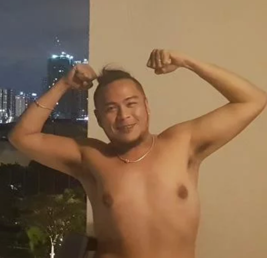 hdaniel691's tweet photo. This is one hot top guy. Look at them mushroom head dick. He licks pits passionately. https://t.co/6S6hbKk3vO