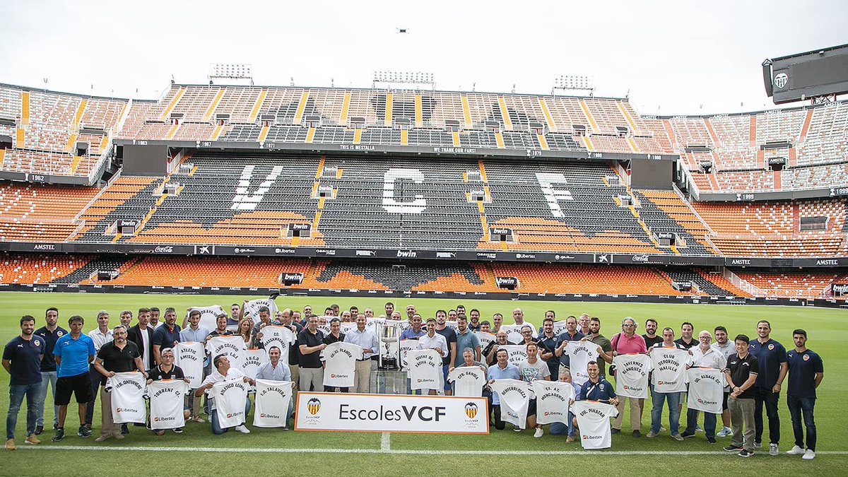 CDElPlanter's tweet photo. 🆕 El @CDElPlanter SEGUIRÁ UN AÑO MÁS COMO ESCUELA CONVENIADA CON EL @valenciacf ⚫⚪

➡ Un proyecto de colaboración que nos permitirá formar a nuestros jóvenes valores bajo la metodología del club blanquinegro ⚽🏃‍♂️ Gracias por la confianza! 🙌

#ElPlanterVCF #EscolesVCF https://t.co/nKzzj9ecpW