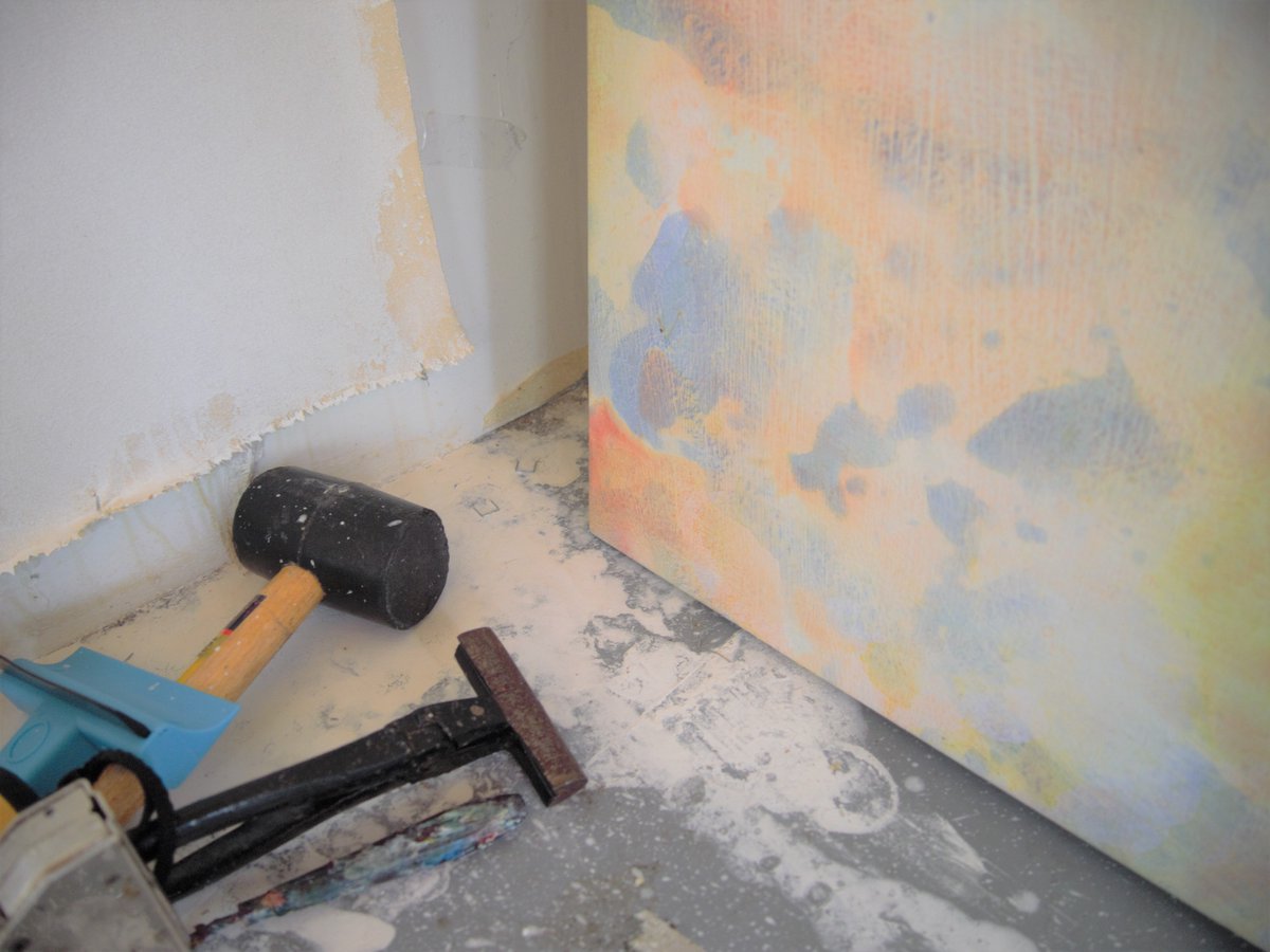 We've released a new blog post! “I’ve been trying to make large paintings for years.” An interview with Donal Moloney refractivepool.wordpress.com/2019/08/06/ive…