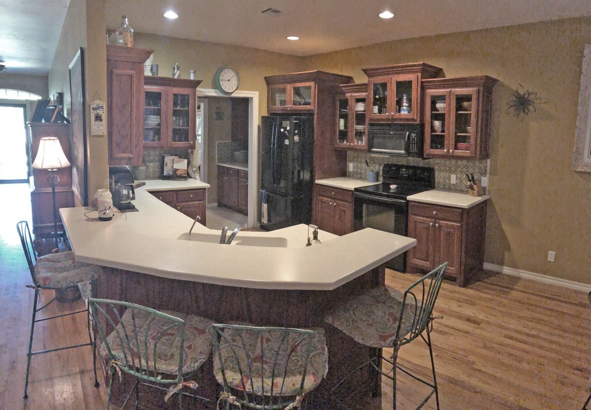 kat_sells_okc's tweet photo. 🛑 DON'T MISS IT! Your 3 🛌, 2 🛀 🏠 coming soon to Edmond! A quiet country oasis just for you! 🌾 Edmond schools, quick access to I-35! Fenced backyard and a beautiful, wooded 1 acre lot.
👉 https://t.co/1k3vzYplMD
#metrobrokersofoklahoma #edmondok #edmondrealestate https://t.co/aoK5uIiltx