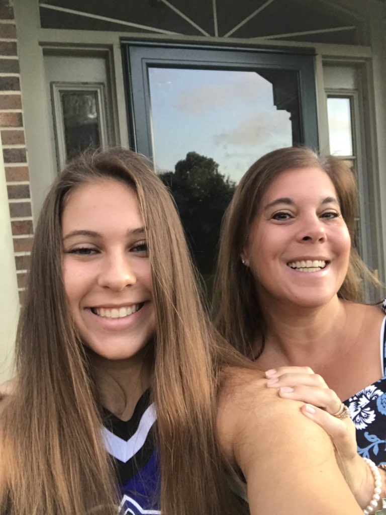 eric_regina's tweet photo. Off to a great first day of school #FCPS #Positivity  @DanielsRunES @FHS https://t.co/ZNtcuOkqbu