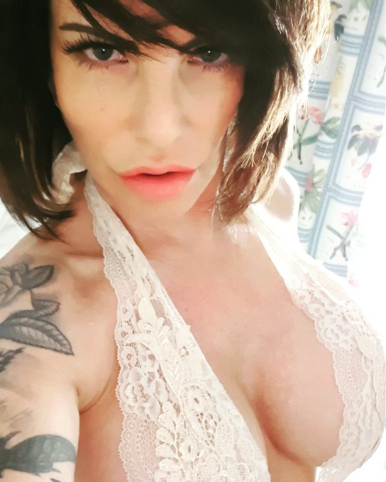 Good #bankholiday Monday morning #Scoundrels My sultry eyes are all over you today, so misbehave it's<a href="/tag/bankholiday"class="tags">#bankholiday</a><a href="/tag/scoundrels"class="tags">#Scoundrels</a>