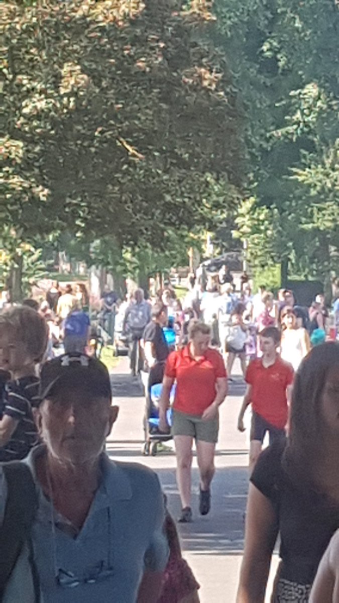 CatAboutWarwick's tweet photo. Lots going on @stnicholas_park #PartyInThePark  #Warick #BankHolidayMonday @freshwestmids @MidWarksCP 🐾🐾 https://t.co/i9c4cI58jD