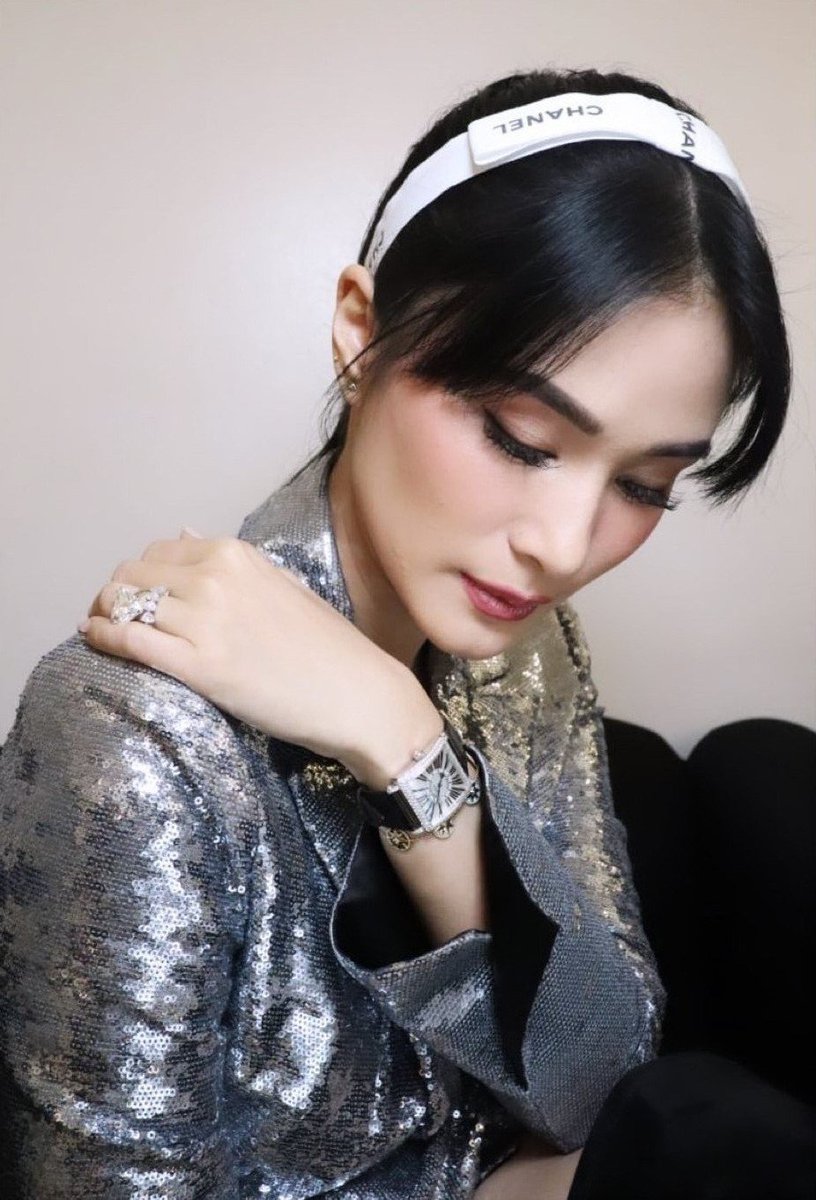 Heart Evangelista's New Chanel Hair Accessory Costs P25,000