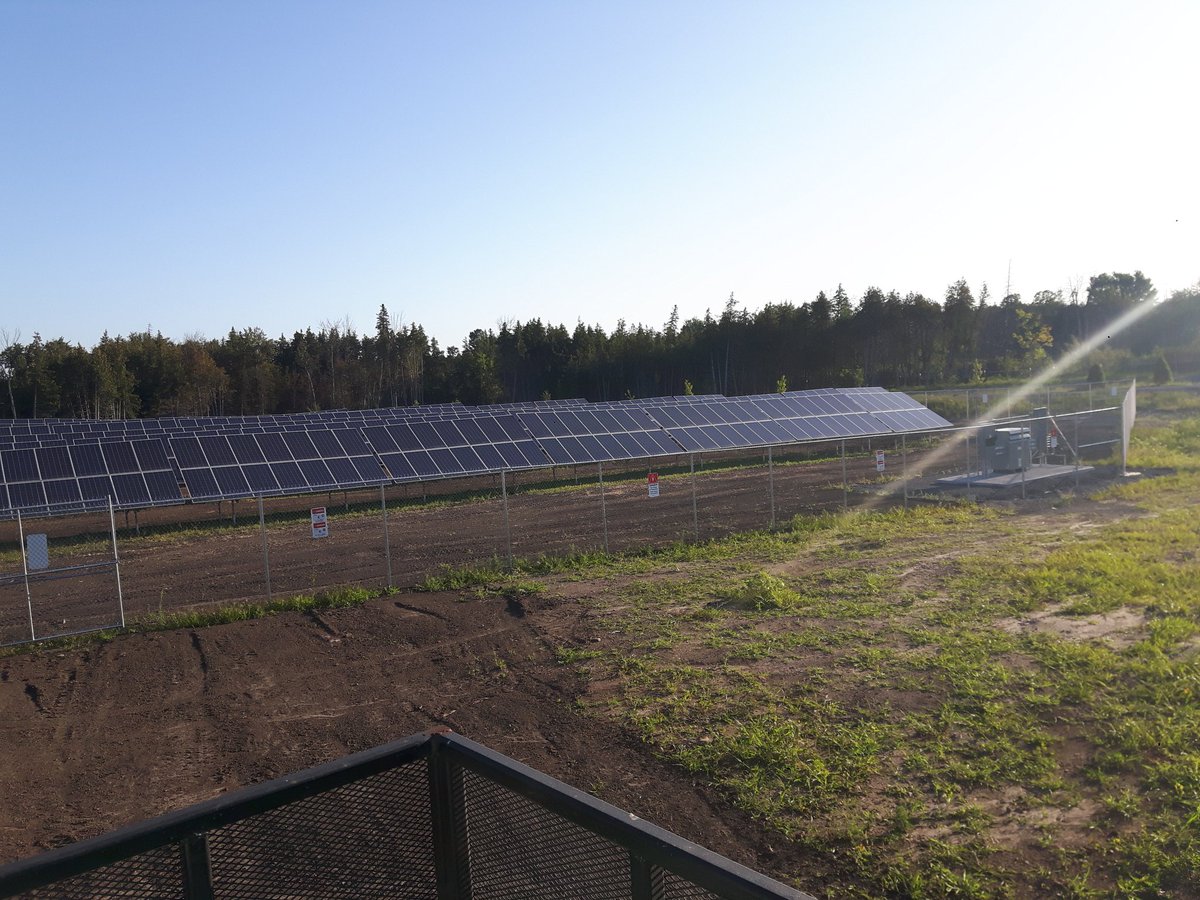 Good Morning Monday!!! <a href="/ecoturfottawa/">Eco-Turf Ottawa</a> is back doing it's part for the solar revolution.