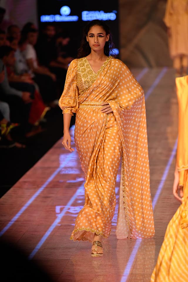 Ciceroni_App's tweet photo. DAY 5 at #LakmeFashionWeek - #CICERONI LOVES Punit Balana

The label showcased their new collection "#Rabari" inspired by Rabari woman of northwest India, known for their detailed embroidery and beadwork.

#YourLocalShoppingGuide #PunitBalana #LFW  #LFWWF19 #FashionWeek #Fashion https://t.co/kB0Zhx9W4d