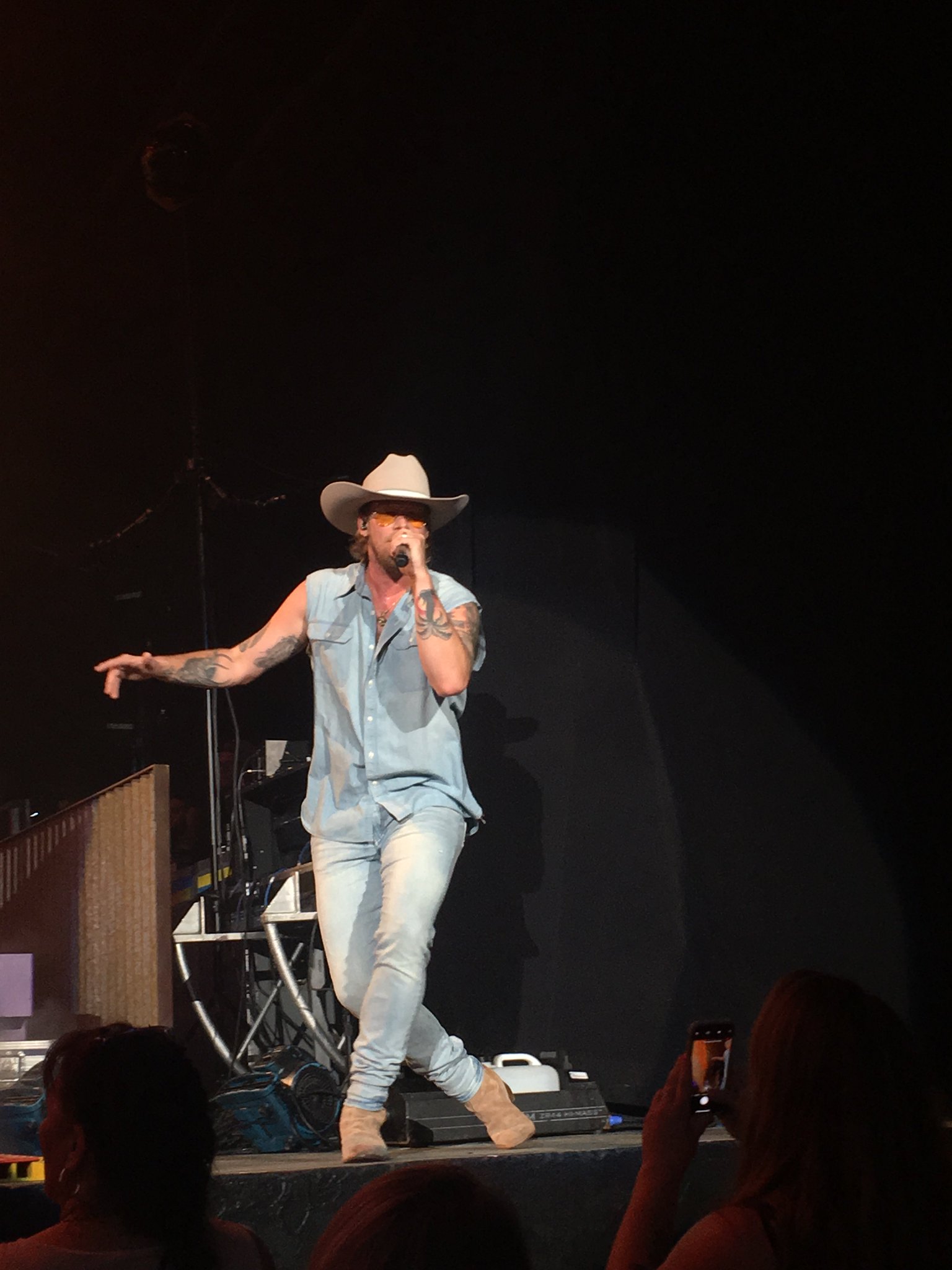 Happy Birthday to Brian Kelley of He turns 34 today. 
