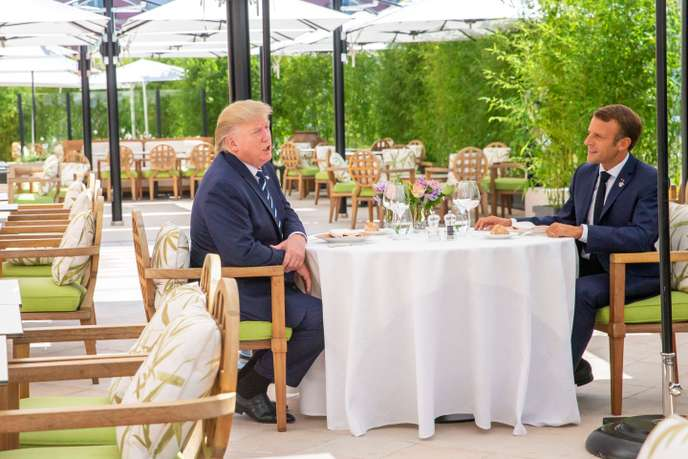 Tu nous ramènes la cuenta, papa, ou il faut t'envoyer un mail ?