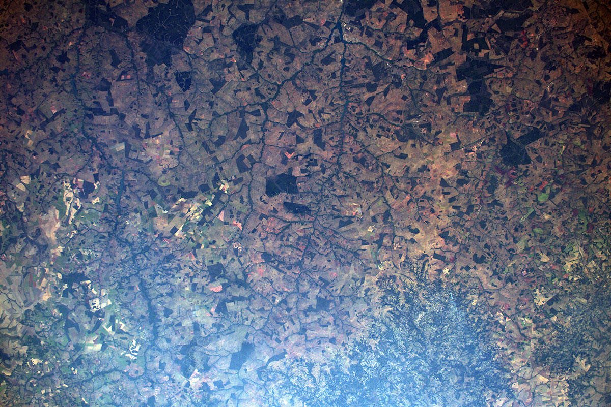 astro_luca's tweet image. Il fumo, visibile per migliaia di chilometri, di decine e decine di incendi dolosi nella foresta amazzonica. #noplanetB #MissionBeyond